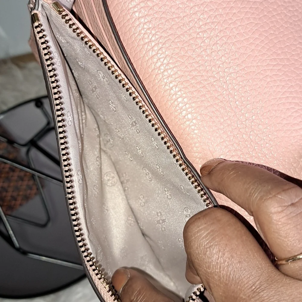 Tory Burch Britten Wallet Wristlet